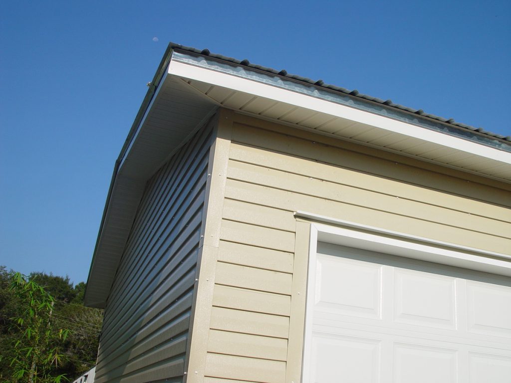 OVERHAND WITH SOFFIT