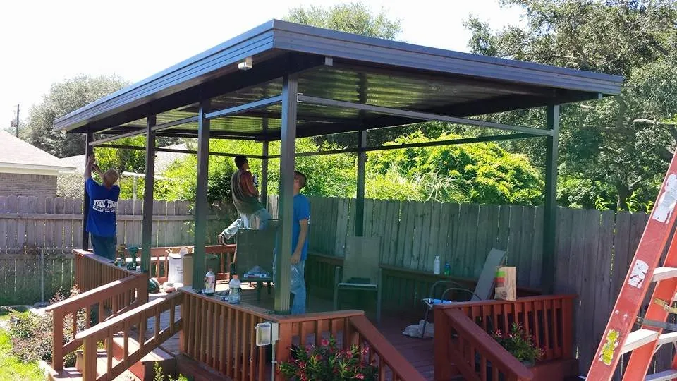 SCREENED IN DECK