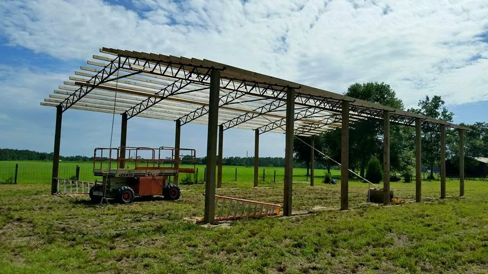 40X72 POLE BARN UNDER CONST