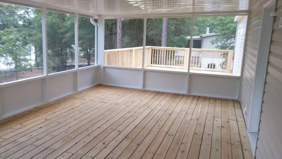 20X24 SCREEN ROOM WITH 20X24 DECK