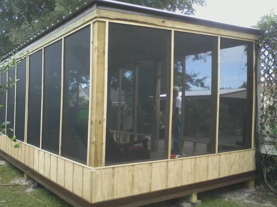 PORTABLE 12X20 SCREEN ROOM