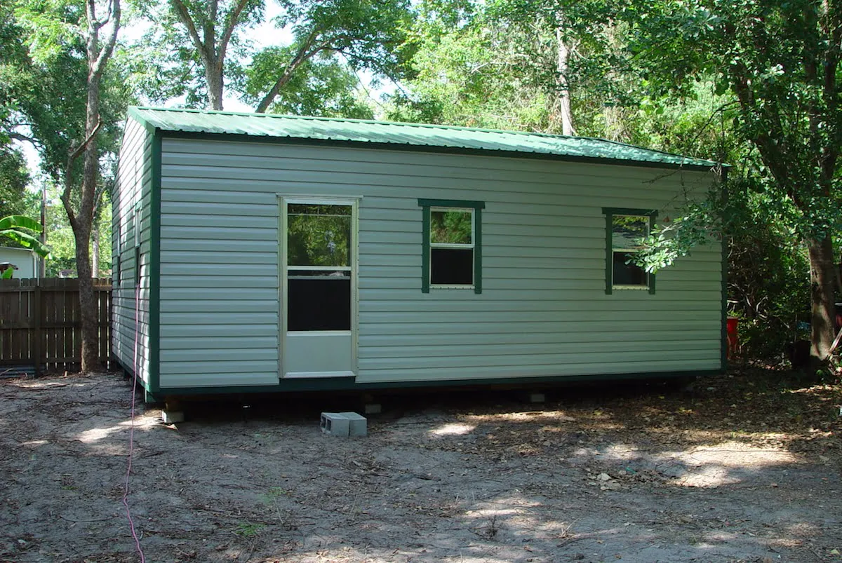 20X24 PORTABLE STORAGE BUILDING