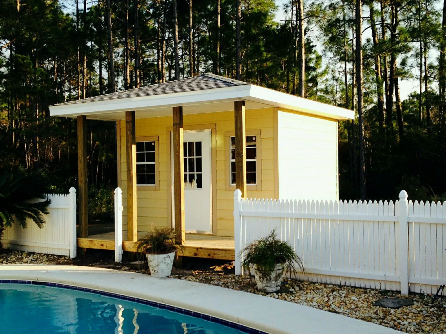10X12 POOL HOUSE