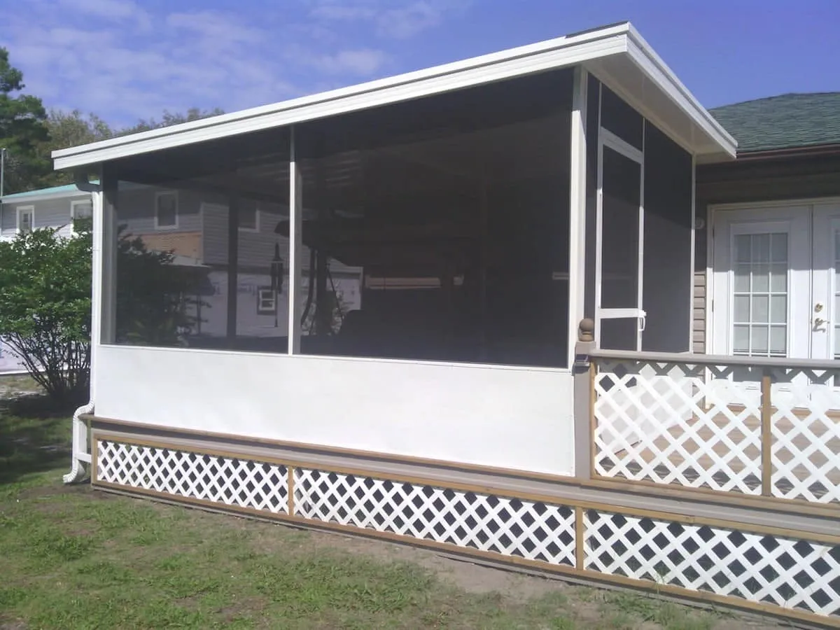 SCREEN ROOM ON EXISTING DECK
