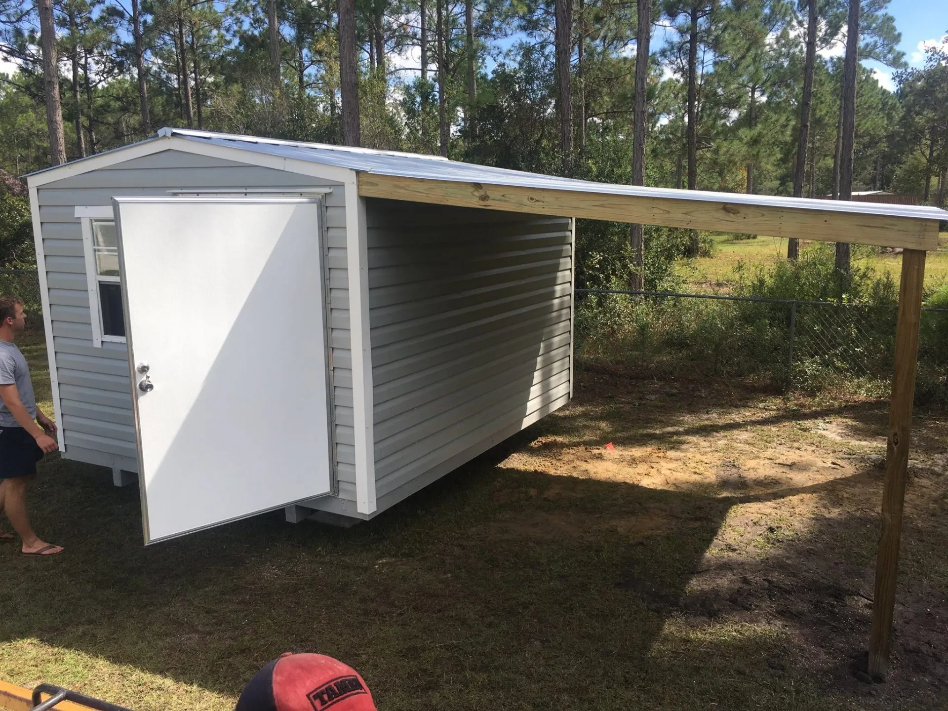 8X12 PORTABLE WITH 12X12 LEANER