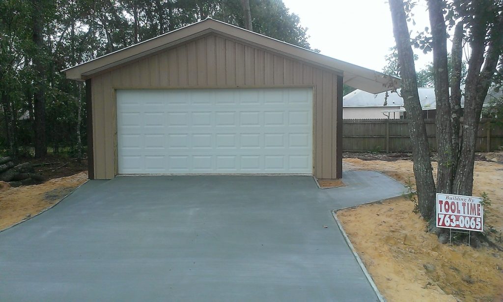 20X20 GARAGE WITH DRIVEWAY