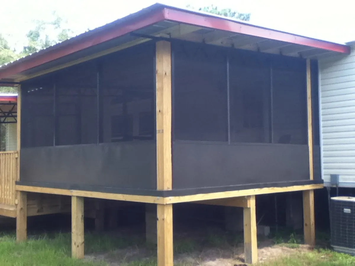 SCREEN ROOM OFF MOBILE HOME