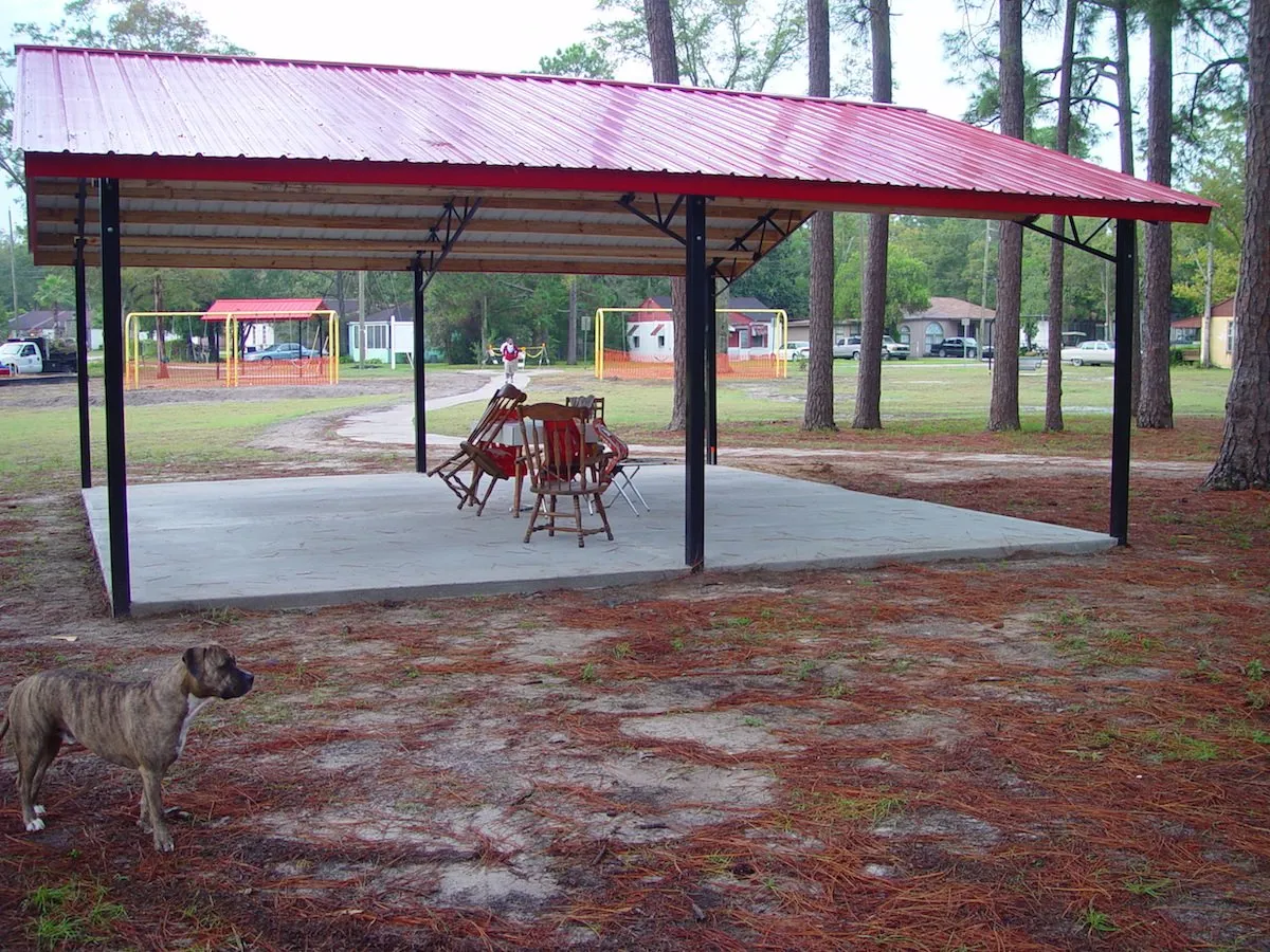 24X24 POLE BARN WITH STEEL POLES