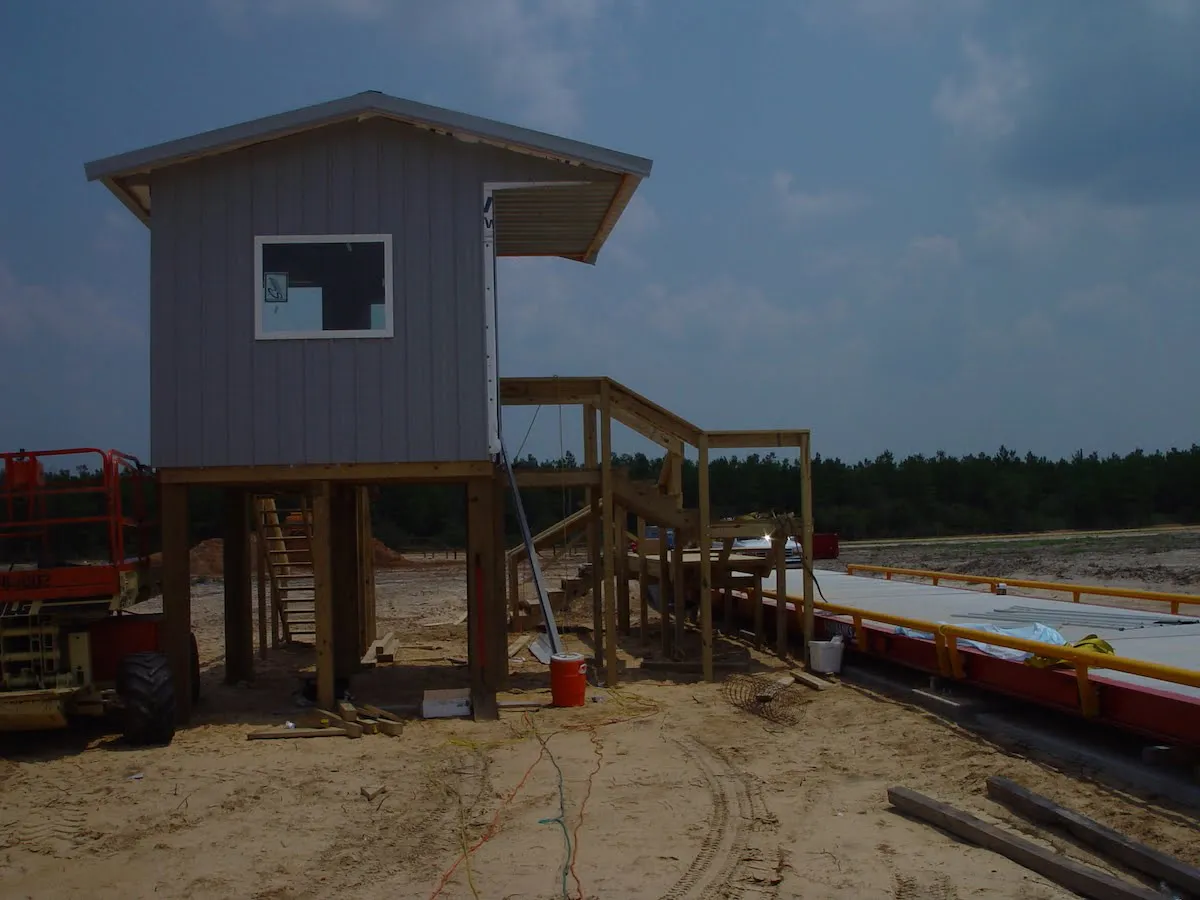 WEIGH STATION BUILDING