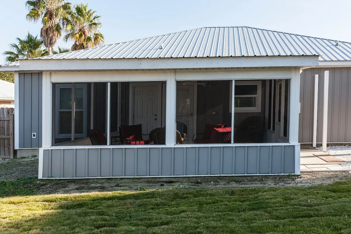 ATTACHED SCREEN ROOM GREY AND WHITE